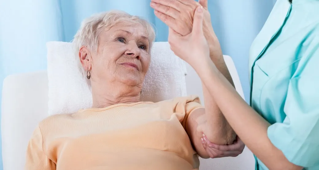 Como a osteoporose e os hormônios estão relacionados