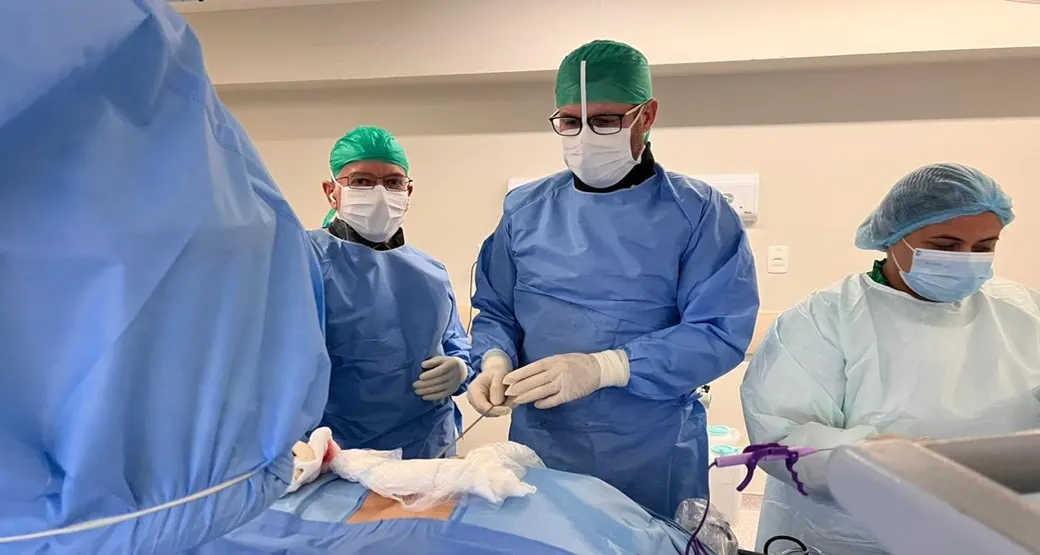 Endoscopia ameniza processo degenerativo da coluna lombar?
