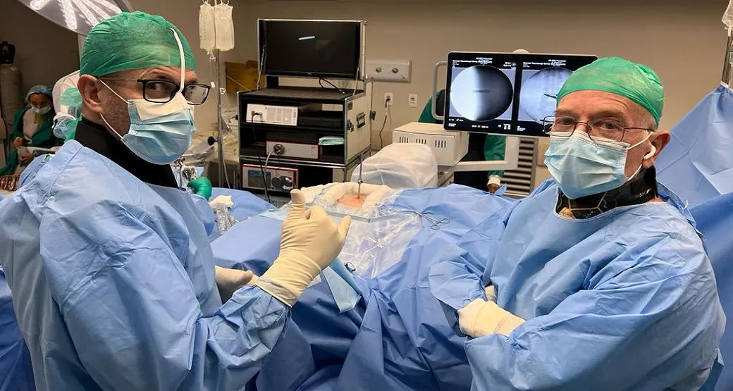 Endoscopia por compressão na região lombar